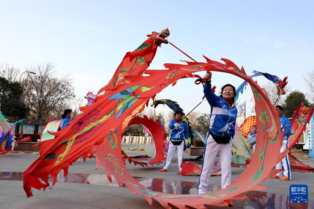 新奧天空彩免費(fèi)大全,#各地民俗舞起來了#