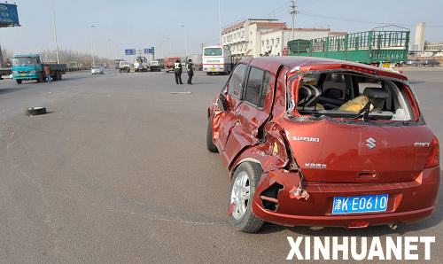 2025年管家婆全網(wǎng)資料,警方通報(bào)小轎車撞向貨車致1死2傷